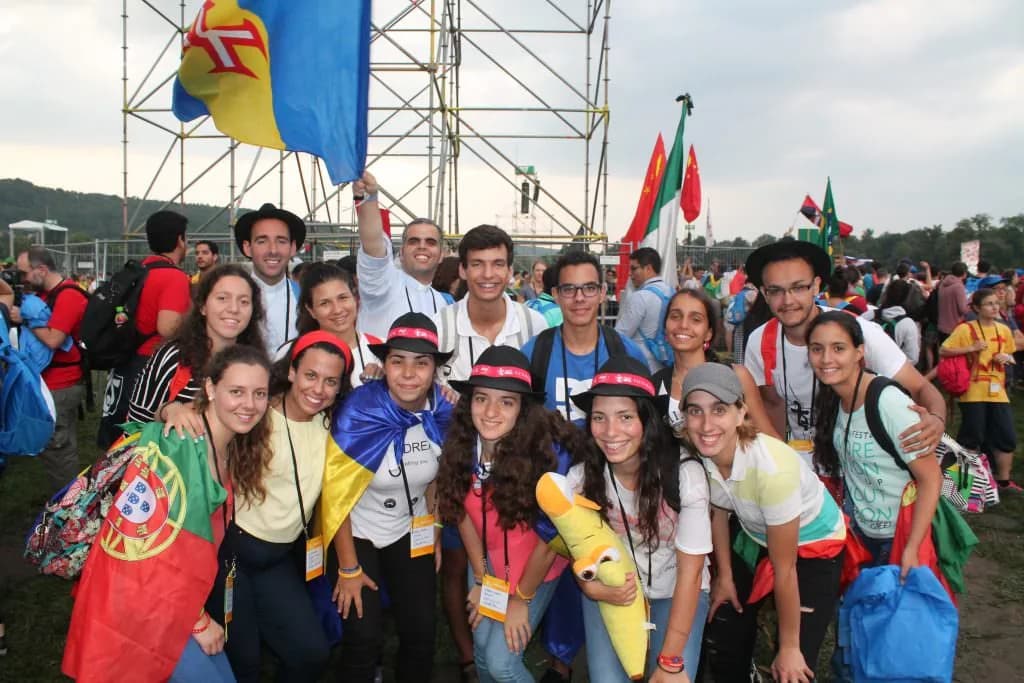 Jovem peregrino André Castro sorridente durante a sua participação na Jornada Mundial da Juventude em Cracóvia.
