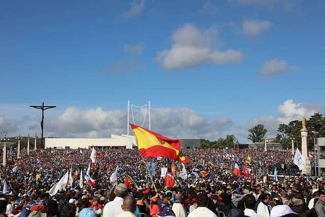 Partituras e letras de cânticos católicos para a celebração solene do Domingo de Pentecostes.