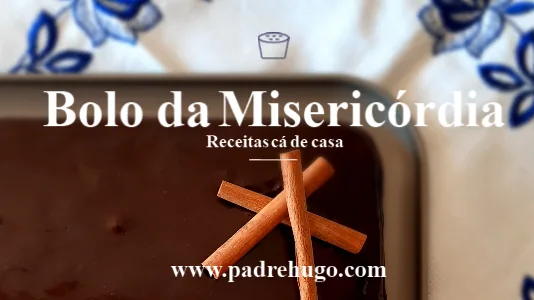 Bolo de chocolate caseiro servido num prato, pronto a ser partilhado num convívio paroquial.